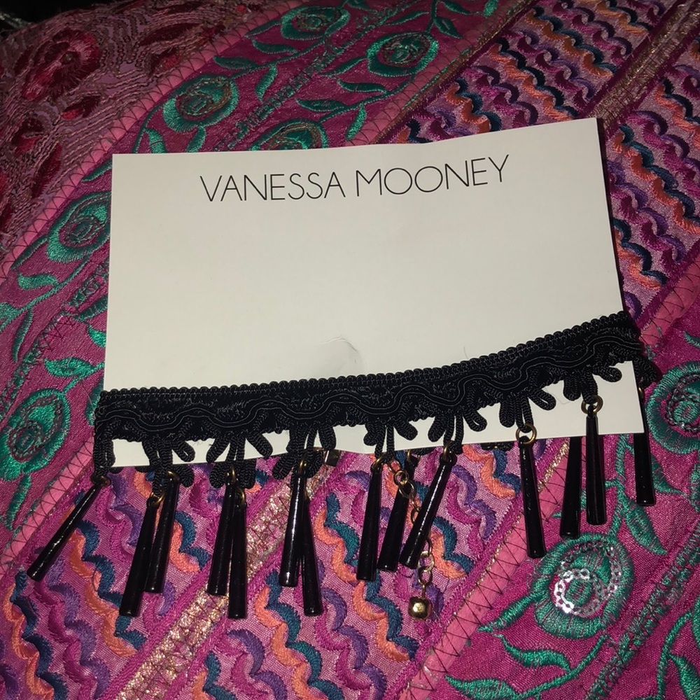 Vanessa Mooney Choker